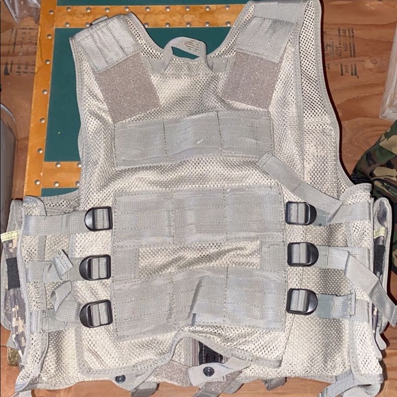 light camo army vest - Picture 1 of 2